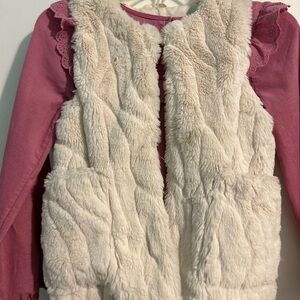 ZARA Girls Cream Fur Vest Size 8/9 - Kids | Color: Beige | Size: M